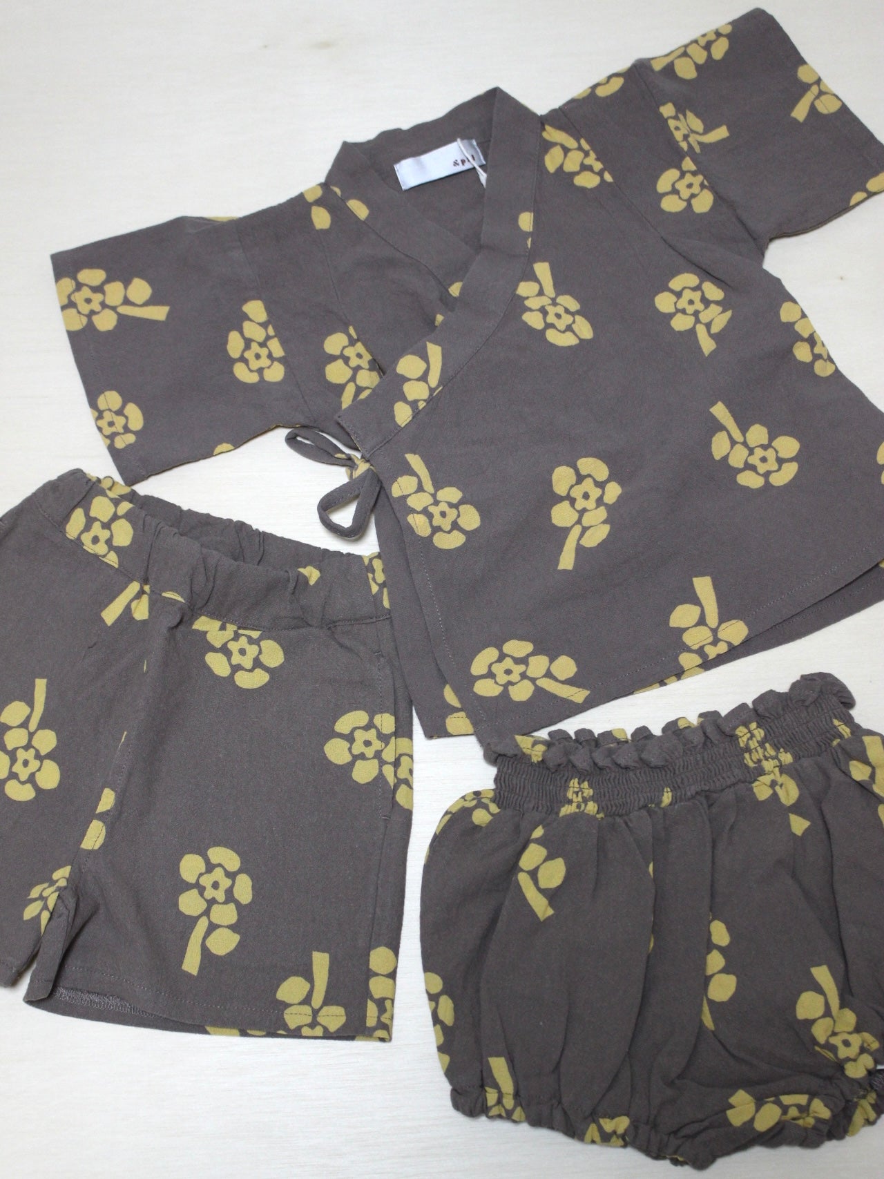 linen fabric short pants / &pal